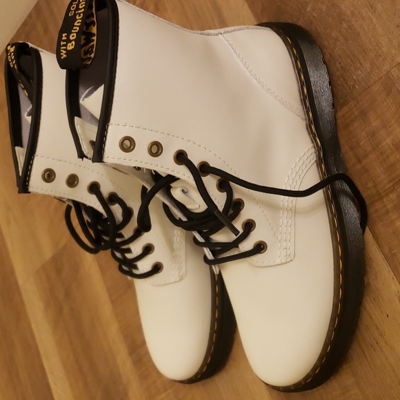 NWOT Doc martens 1460 smooth leather lace up boot - Picture 4 of 6